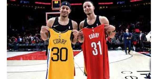 Seth Curry cambia camicia con il cognato